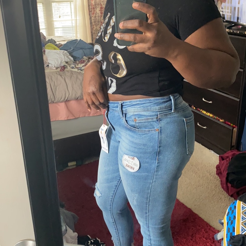 Jeans - Picture 2 of 3